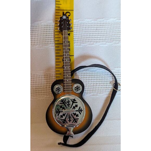 Rockin’ Around The Christmas Tree Guitar 2011 Hallmark Keepsake Magic Ornament - Picture 8 of 10